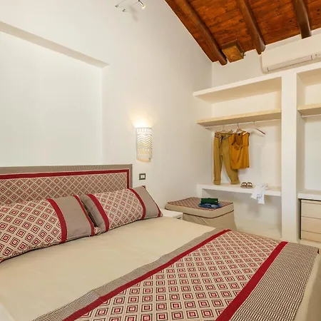 Dimore Santa Justa Aparthotel