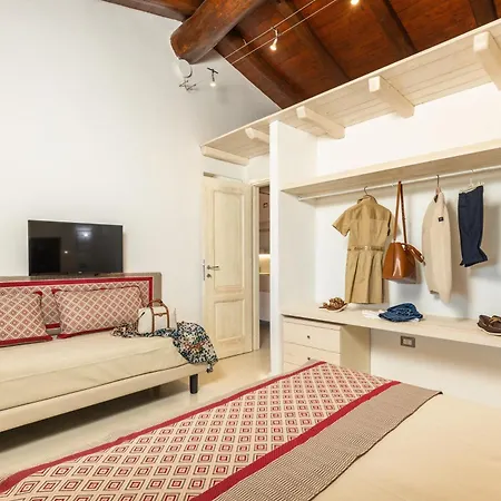 Dimore Santa Justa Aparthotel *
